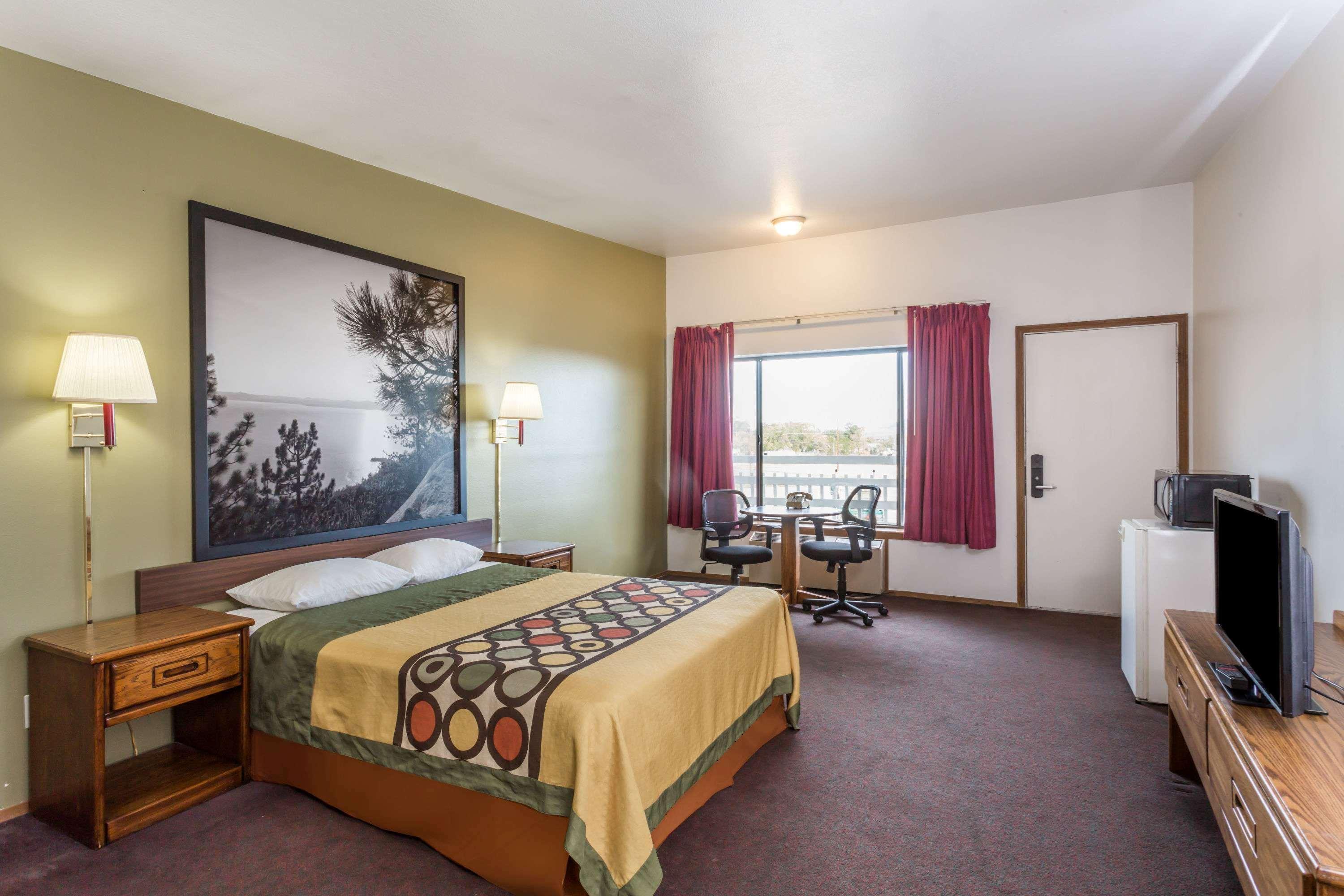 Hotel Super 8 By Wyndham Wells Exterior foto